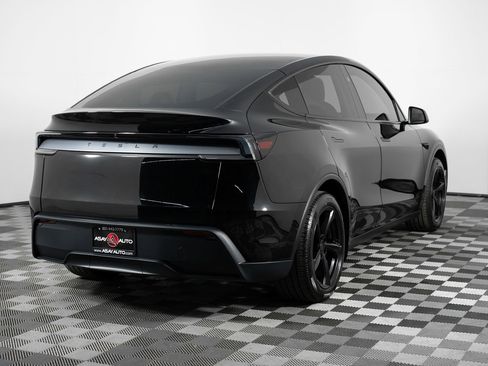 Used 2026 Tesla Model Y AWD image 7