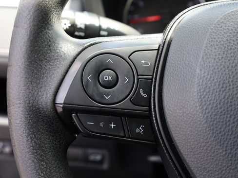 Used 2021 Toyota RAV4 XLE w/ Convenience Package FWD image 35
