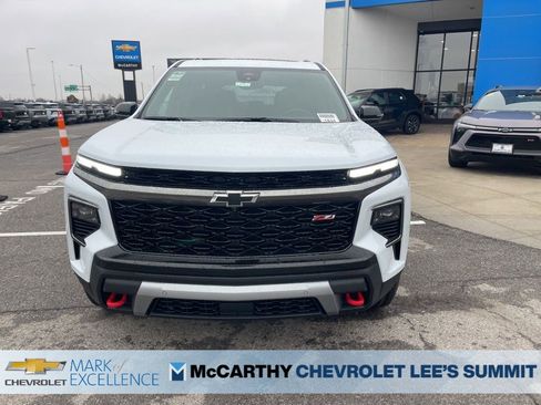 New 2026 Chevrolet Traverse Z71 w/ Enhanced Driving Package AWD/4WD image 8
