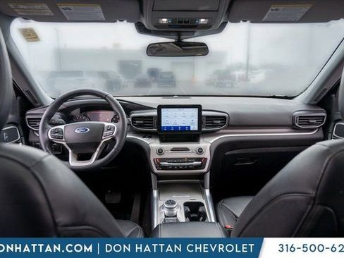 Used 2023 Ford Explorer XLT w/ Equipment Group 202A image 3