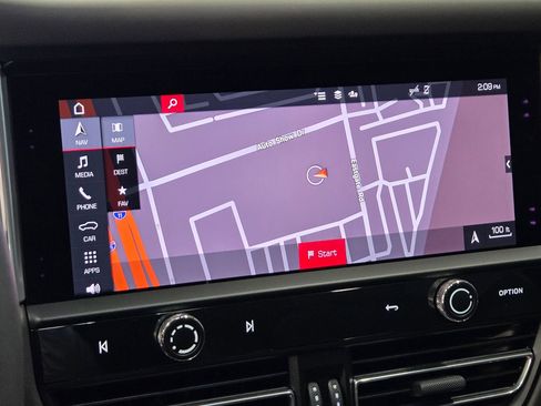 Certified 2023 Porsche Macan AWD/4WD image 20