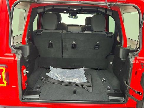 Used 2025 Jeep Wrangler Unlimited Sahara w/ Safety Group AWD/4WD image 21