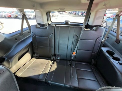 Used 2019 Chevrolet Suburban Premier image 21