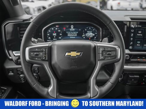 Used 2024 Chevrolet Silverado 1500 LTZ w/ LTZ Premium Package image 32
