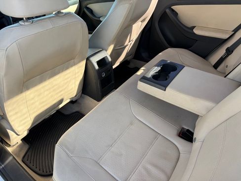 Used 2014 Volkswagen Jetta SE image 14