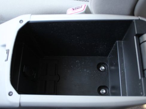 Used 2007 Toyota RAV4 Limited image 32