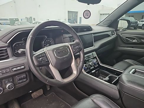 Used 2021 GMC Yukon XL Denali w/ Denali Ultimate Package image 12