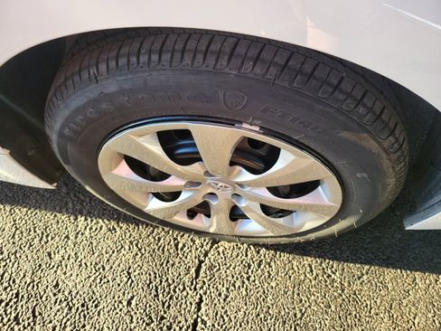 Used 2025 Toyota Corolla LE image 6