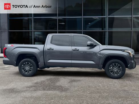 Used 2023 Toyota Tundra SR5 w/ SR5 Convenience Package AWD/4WD image 11