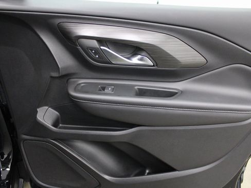 Used 2022 GMC Terrain SLT image 30