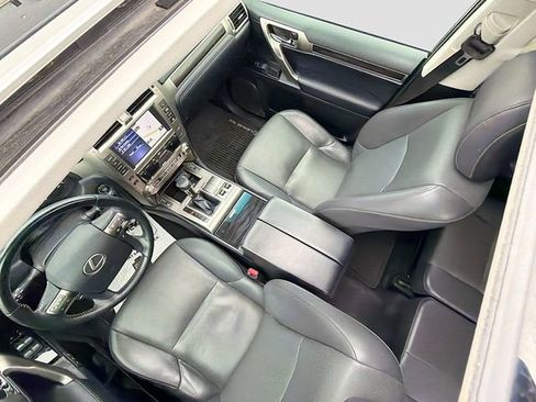 Used 2018 Lexus GX 460 w/ Navigation Package AWD/4WD image 16
