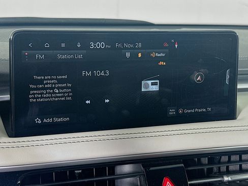 Used 2024 Genesis G70 2.5T image 21