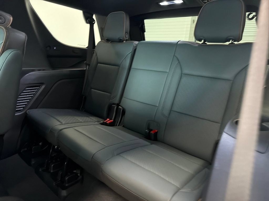 New 2026 GMC Yukon AT4 AWD/4WD image 15
