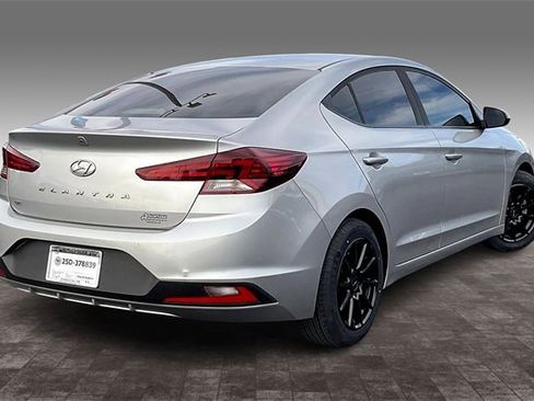 Used 2020 Hyundai Elantra SE image 2