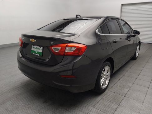 Used 2017 Chevrolet Cruze LT FWD image 9