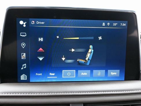 Used 2023 Chevrolet Suburban LT image 26