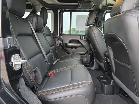 Used 2021 Jeep Wrangler Unlimited Sahara AWD/4WD image 17