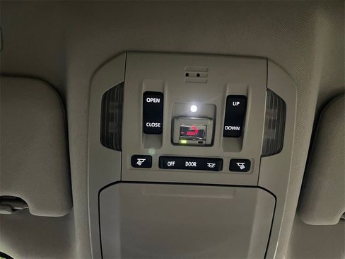 Used 2023 Toyota Highlander XLE image 38