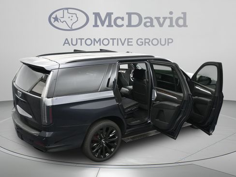 Used 2026 Cadillac Escalade Platinum Sport w/ LPO, ONYX Package AWD/4WD image 45