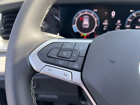 New 2026 Volkswagen Tiguan SE AWD/4WD image 28