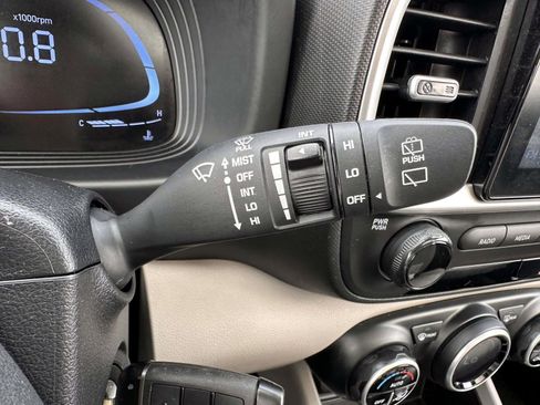 Used 2023 Hyundai Venue SEL w/ Cargo Package FWD image 19
