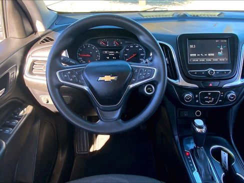 Used 2018 Chevrolet Equinox LT image 6