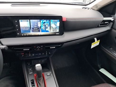 New 2026 Nissan Kicks SR w/ Cold Weather Package image 39