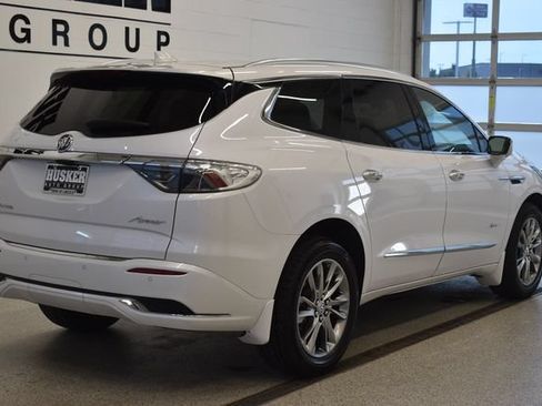 Used 2024 Buick Enclave Avenir w/ Avenir Technology Package AWD/4WD image 4