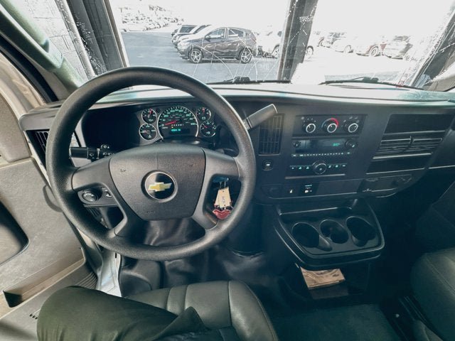 Used 2017 Chevrolet Express 2500 RWD image 9