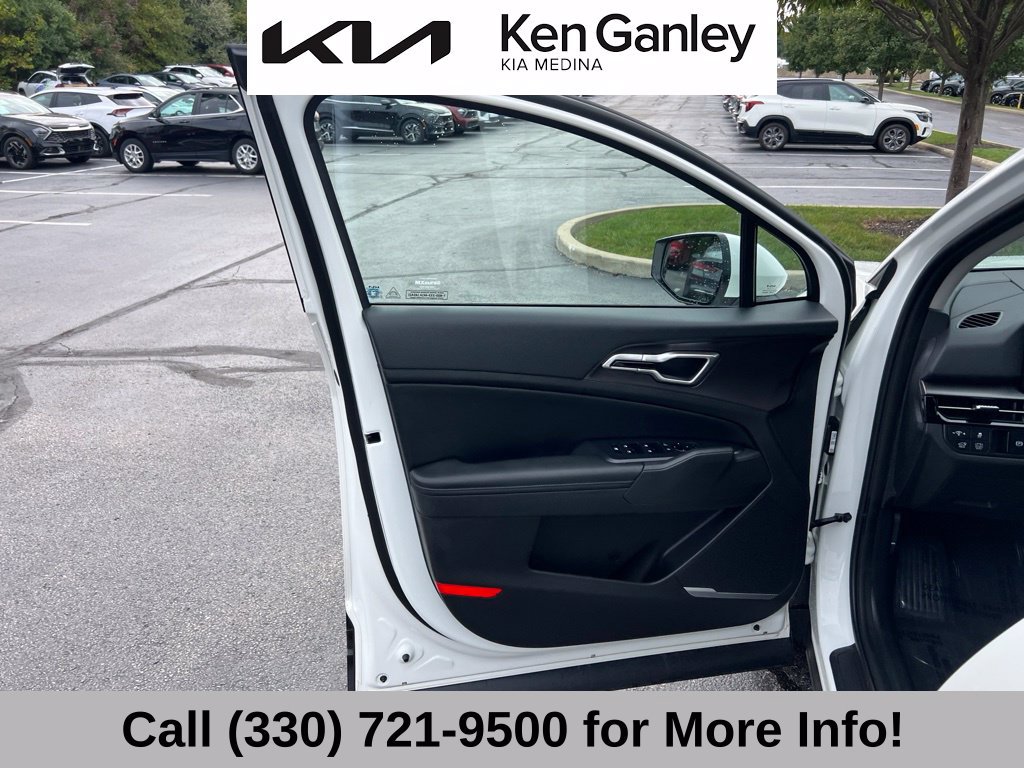 Certified 2026 Kia Sportage EX w/ EX Panoramic Sunroof Package AWD/4WD image 24