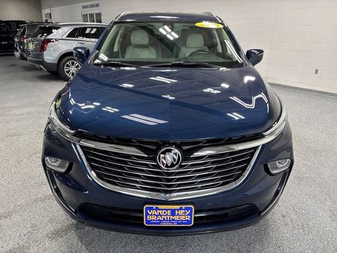Used 2023 Buick Enclave Essence AWD/4WD image 2