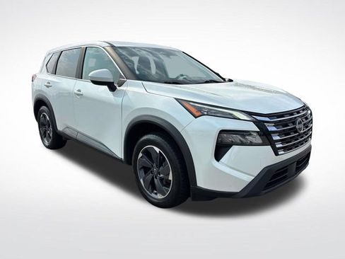 Used 2024 Nissan Rogue SV FWD image 7