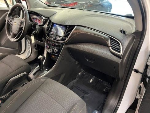Used 2020 Chevrolet Trax LS w/ Tint and Cruise Package AWD/4WD image 9