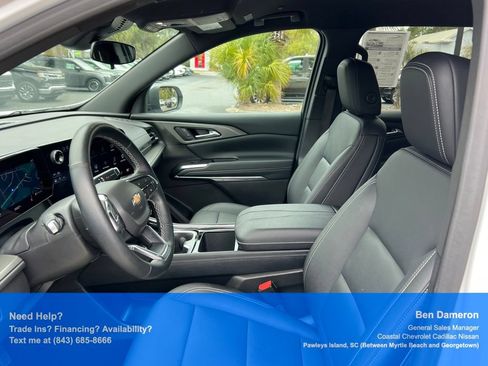Used 2025 Chevrolet Traverse LT AWD/4WD image 11