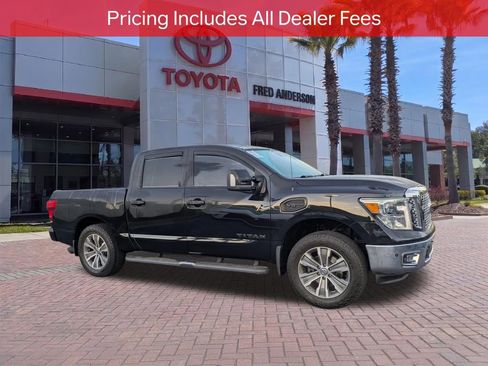 Used 2017 Nissan Titan SL w/ SL Towing Convenience Package RWD image 1