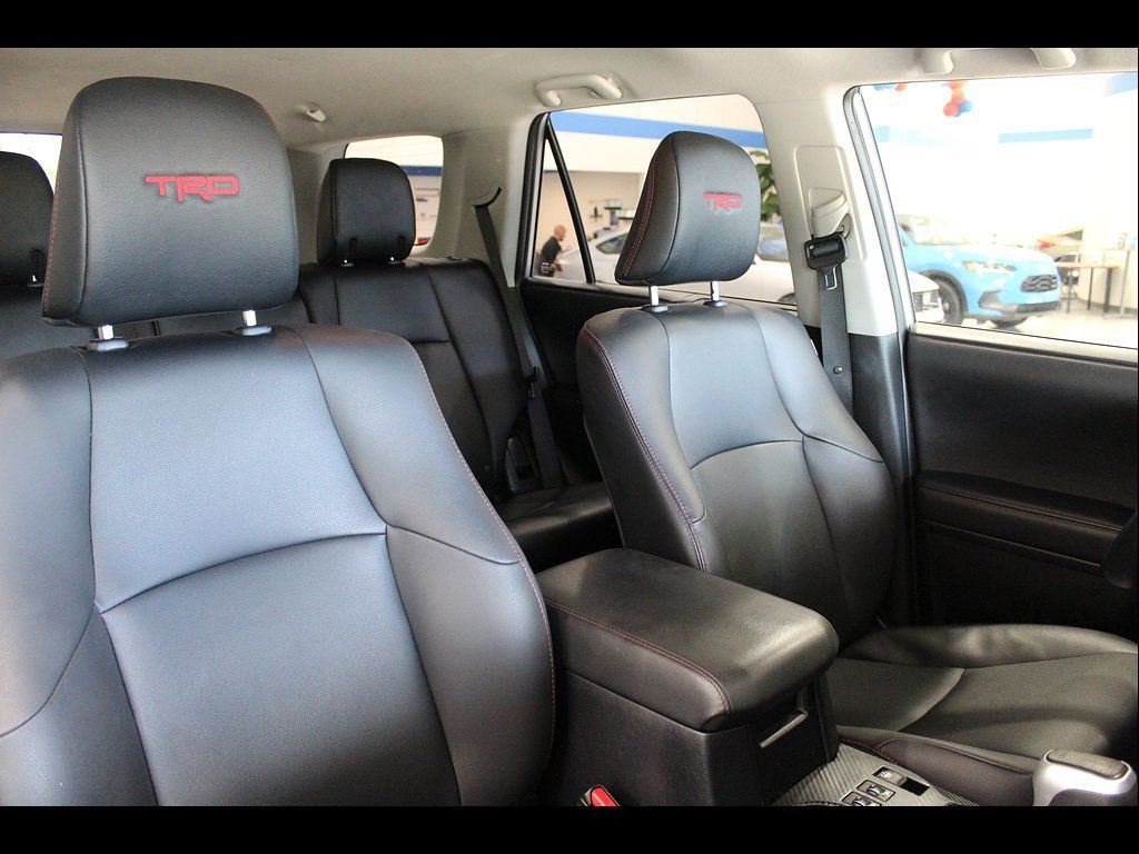 Used 2024 Toyota 4Runner TRD Off-Road Premium AWD/4WD image 24