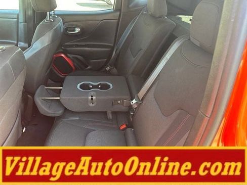 Used 2015 Jeep Renegade Trailhawk w/ Popular Equipment Group AWD/4WD image 32