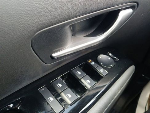 Used 2025 Hyundai Santa Cruz SEL FWD image 8