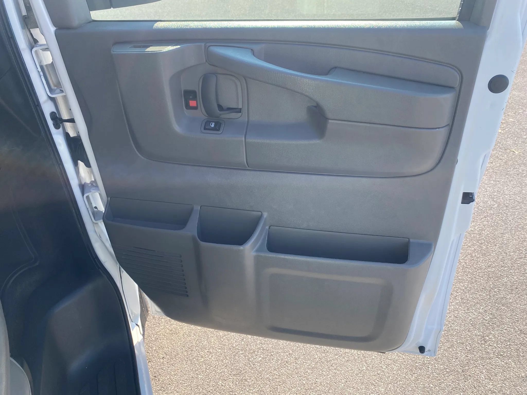 Used 2015 Chevrolet Express 3500 LT w/ LT Preferred Equipment Group RWD image 18