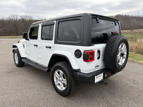 Used 2021 Jeep Wrangler Unlimited Sahara AWD/4WD image 3