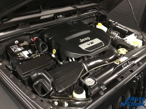 Used 2014 Jeep Wrangler Sport AWD/4WD image 32