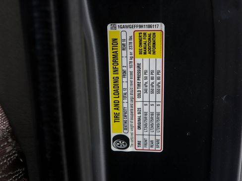 Used 2017 Chevrolet Express 2500 LS RWD image 30