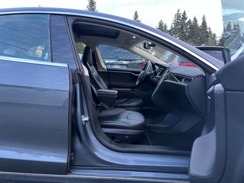 Used 2013 Tesla Model S Long Range image 28