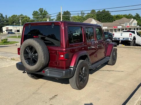 Used 2021 Jeep Wrangler Unlimited Sahara AWD/4WD image 6