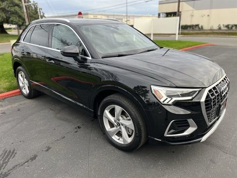 Used 2021 Audi Q3 2.0T Premium Plus w/ Premium Plus Package AWD/4WD image 2