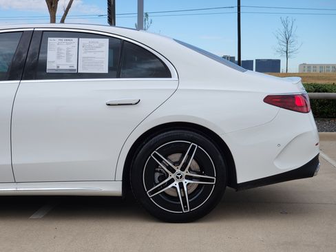 Used 2025 Mercedes-Benz E 350 Sedan image 12