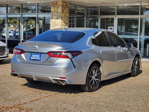 Used 2023 Toyota Camry SE image 7