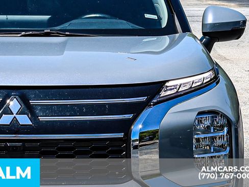 Used 2025 Mitsubishi Outlander SEL FWD image 14