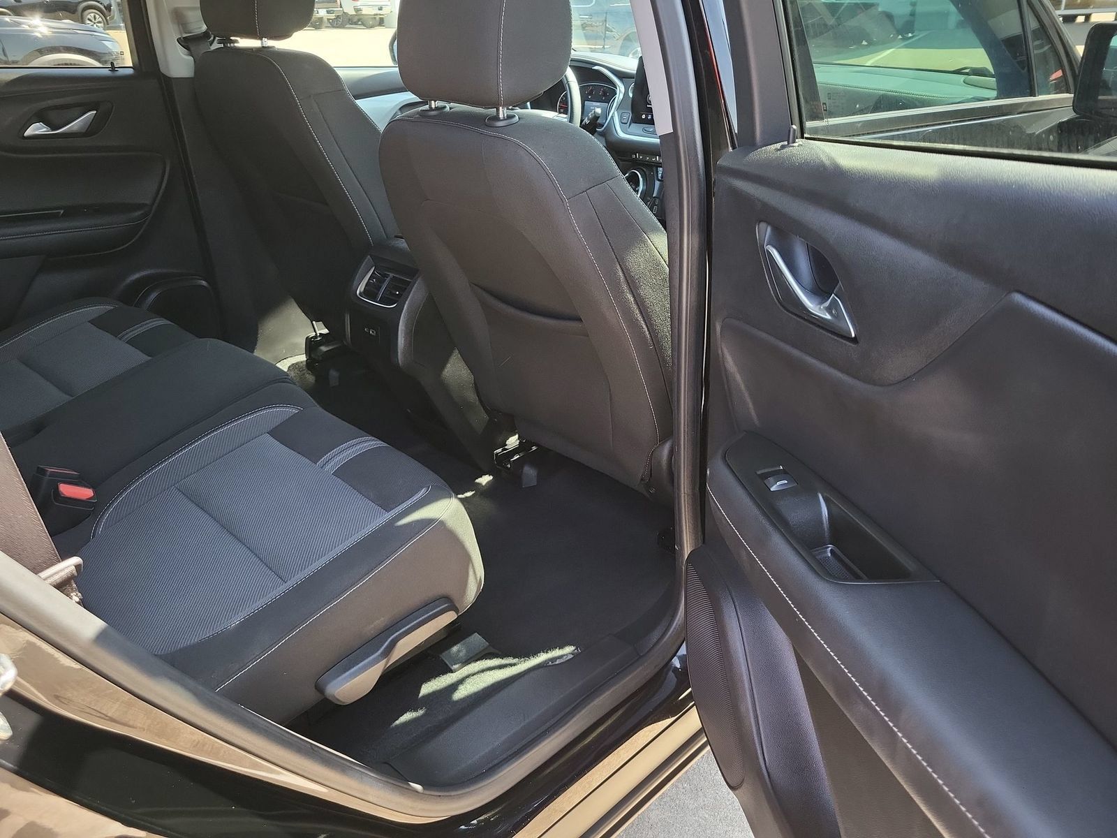 Used 2023 Chevrolet Blazer LT FWD image 25