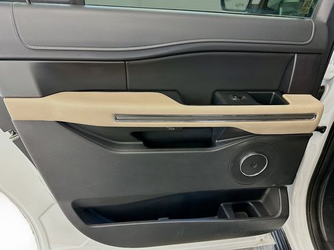 Used 2024 Ford Expedition Max XLT image 27